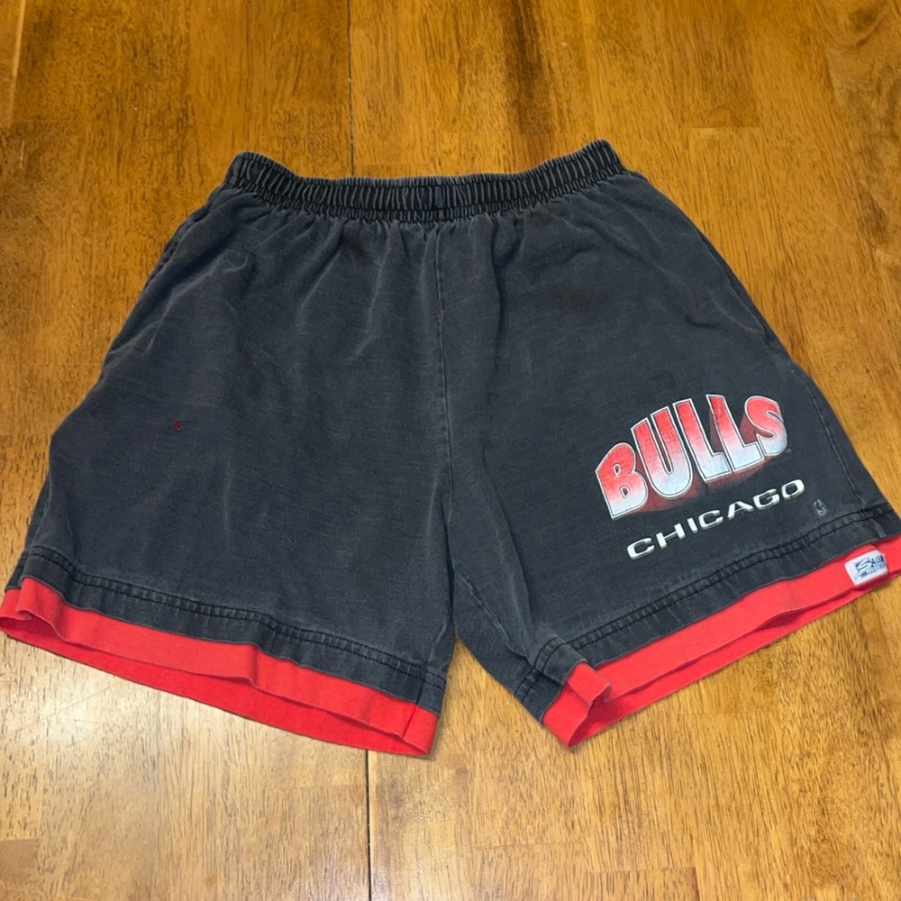 Vintage Chicago Bulls shorts size M Salem sportswear